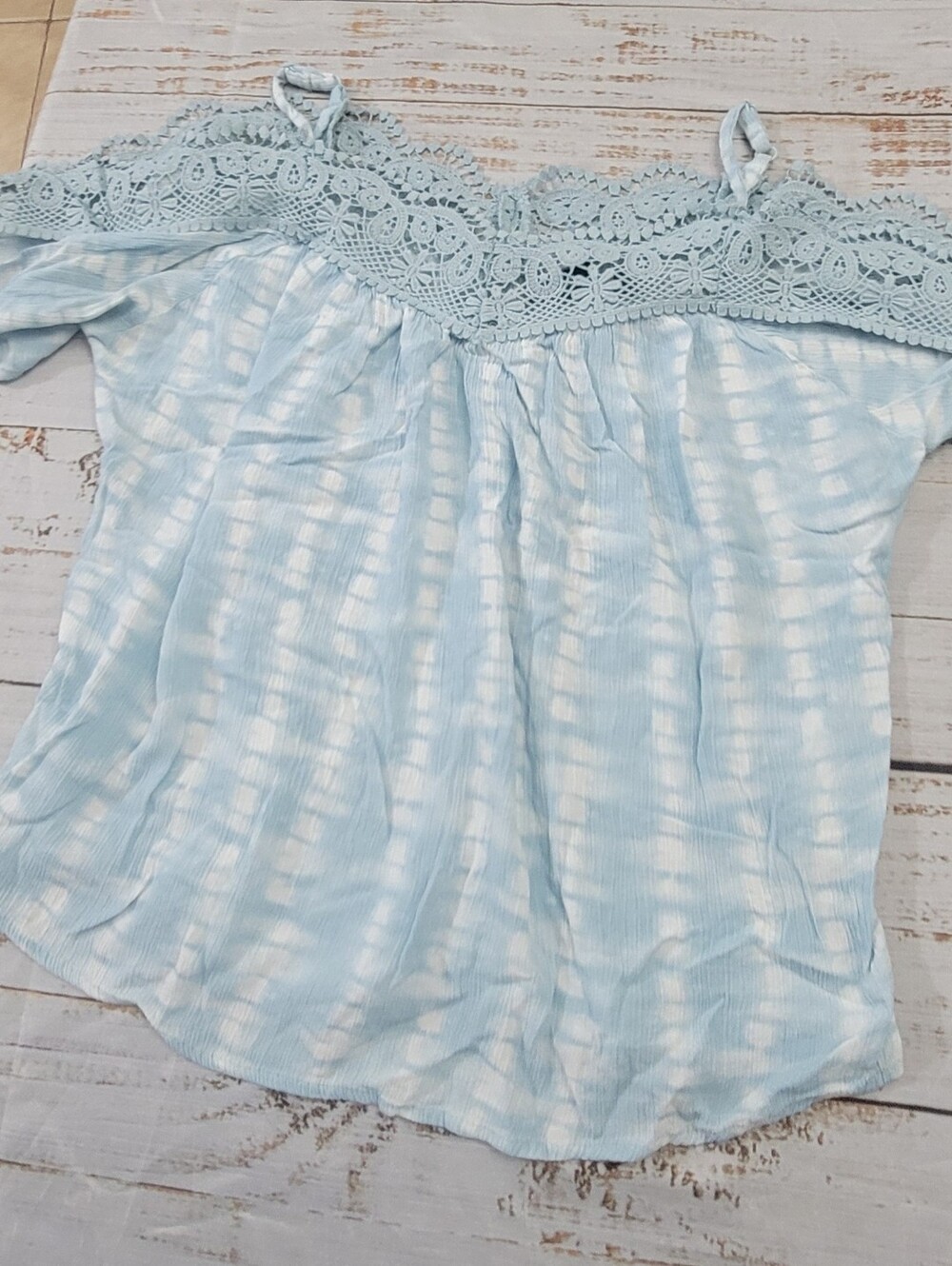 Daytrip Light Blue & White Tie-Dye Lace-Trim Camisole